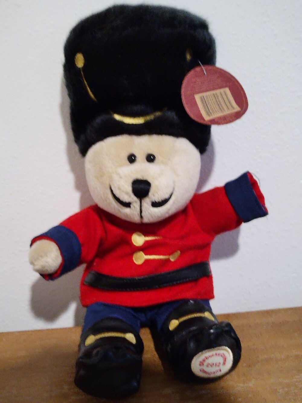 Starbucks 2012 Bearista Bear British Royal Guard Queen’s Guard Plush w/ Tag